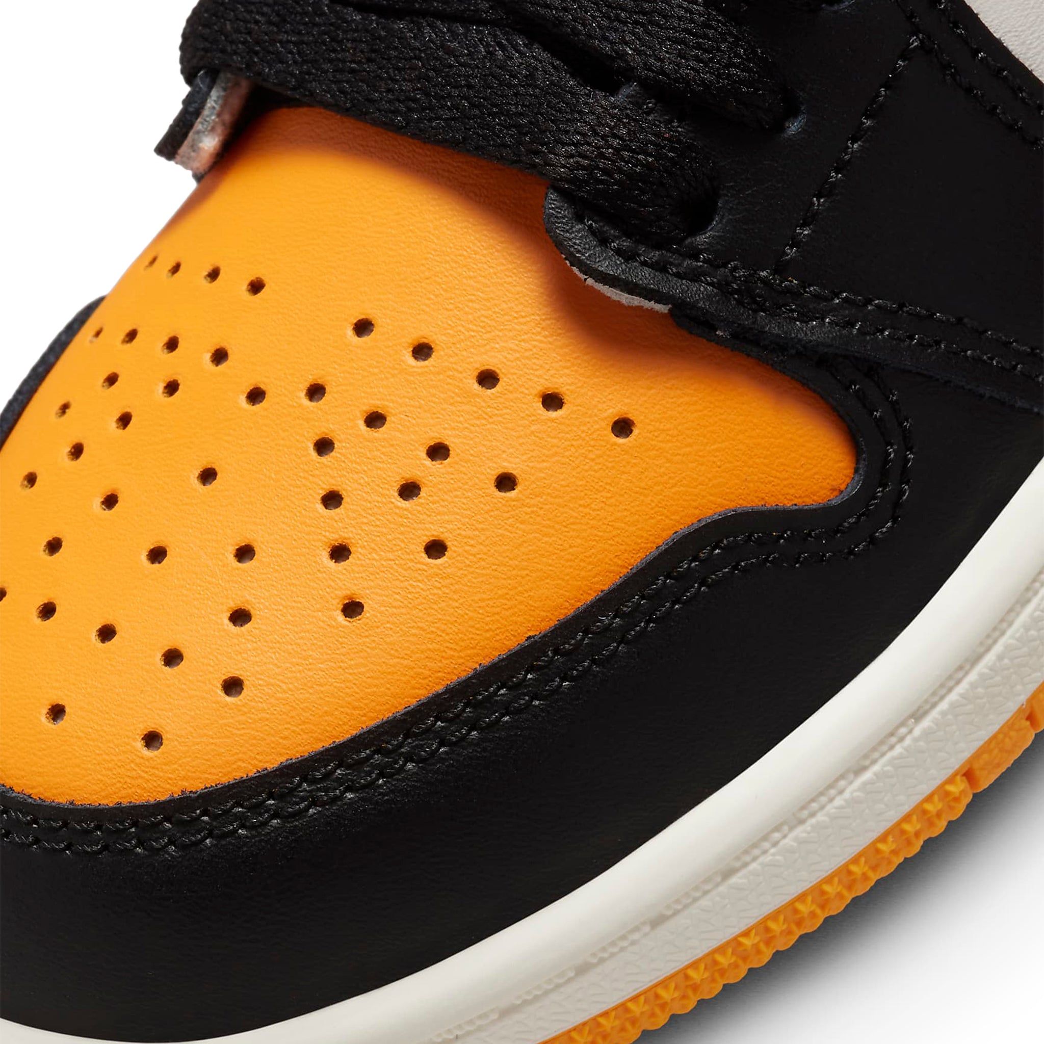 Toe box view of Air Jordan 1 Retro High OG Yellow Toe Taxi (PS) AQ2664-711